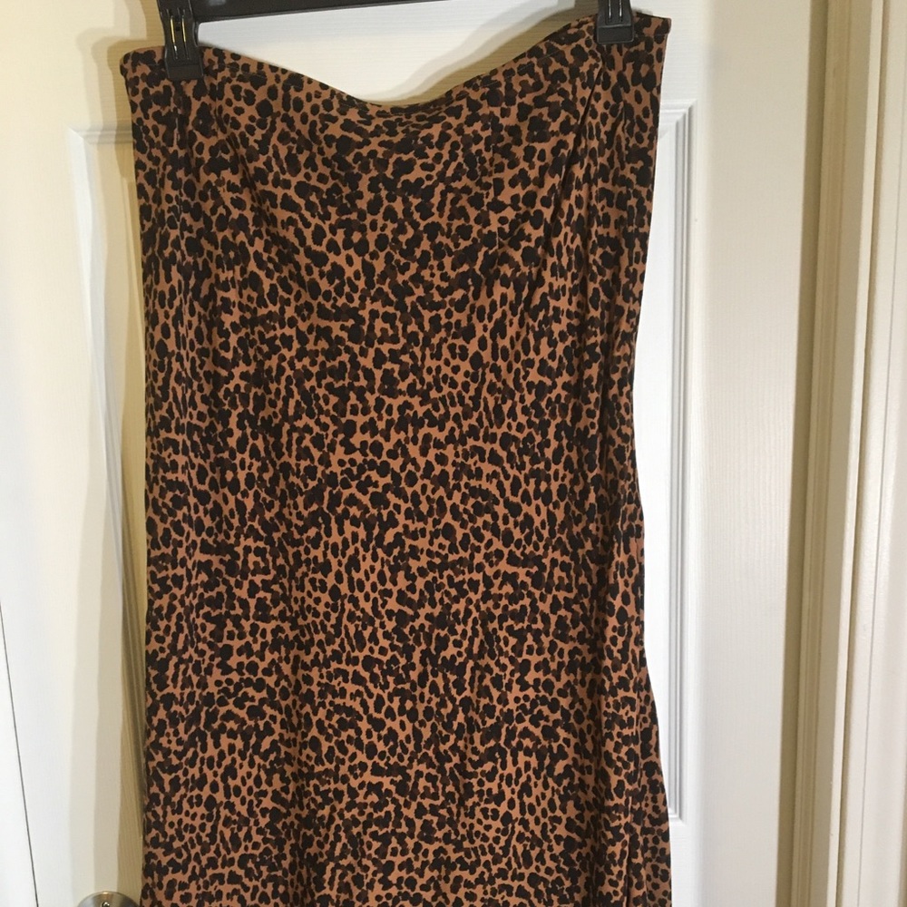 MADEWELL NWT AUTHENTIC BRUSHED MATERIAL LEOPARD MIDI SKIRT WITH A SIDE SLIT - Picture 2 of 11